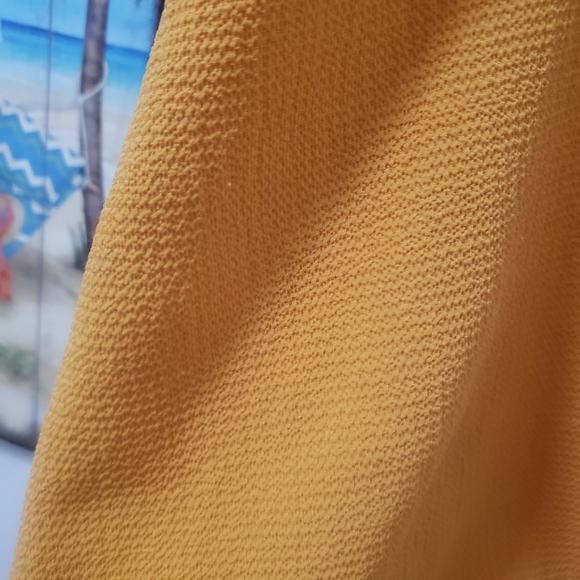 Top - Picture 2 of 3